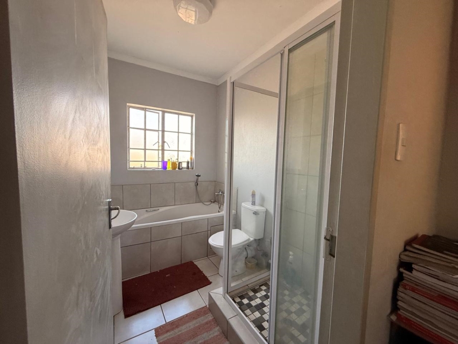 3 Bedroom Property for Sale in Waterkloof East North West